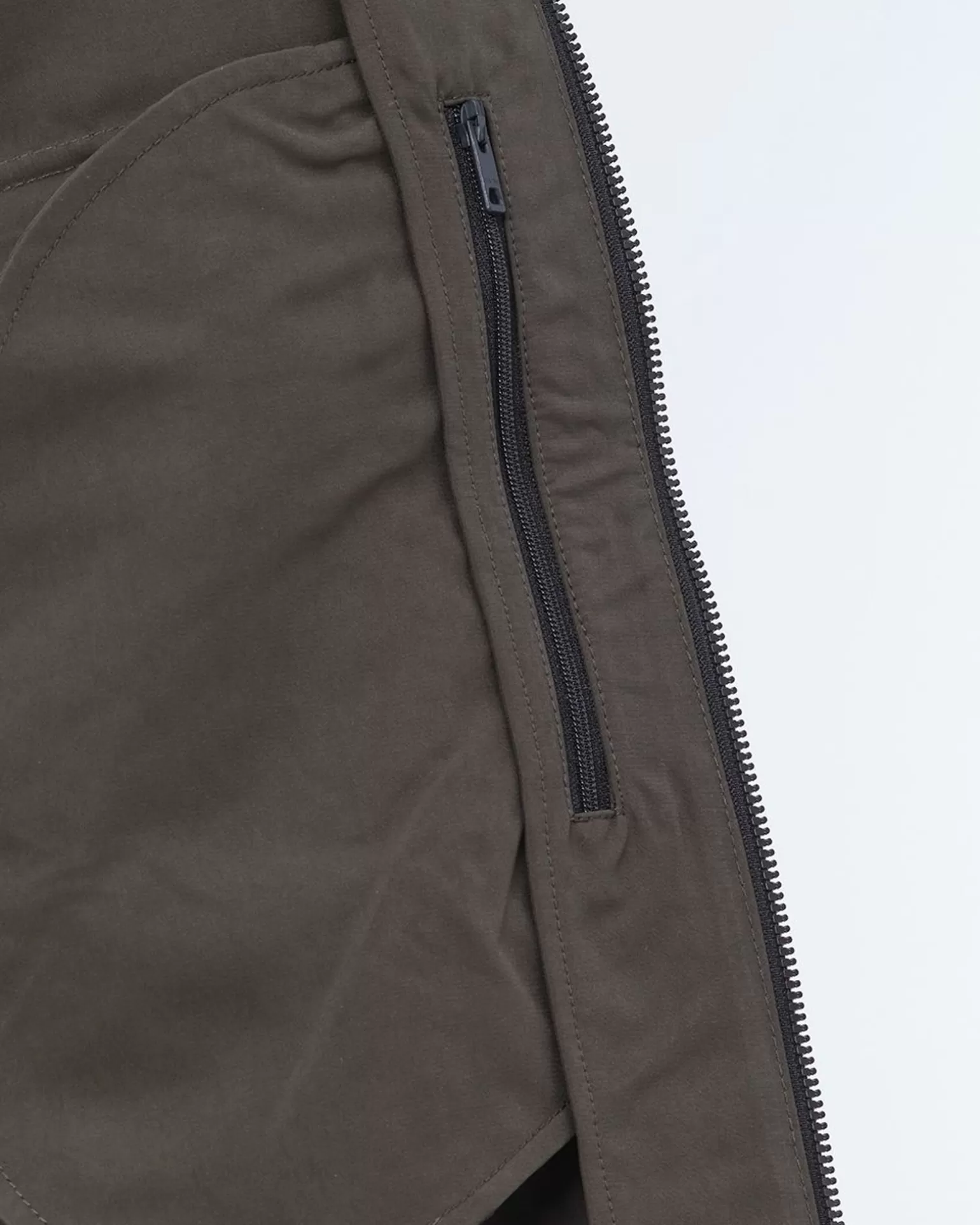 elvine_kristoffer_zomerjas_4-1.webp Kristoffer Zomerjas>Elvine New