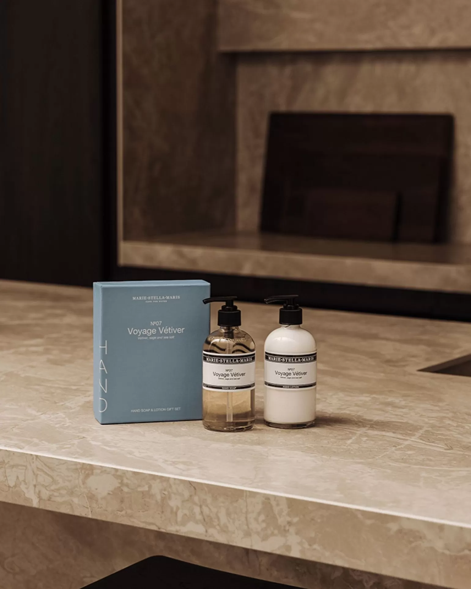 mariestellamaris_hand_giftset_voyage_vetiver_2.webp Marie-Stella-Maris Hand Giftset Voyage Vetiver>Marie Stella Maris Cheap