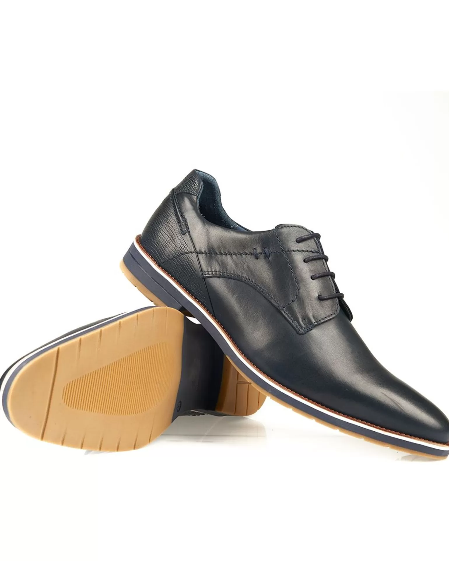 recall_geklede_schoenen_3-4.webp Geklede Schoenen>Recall Store