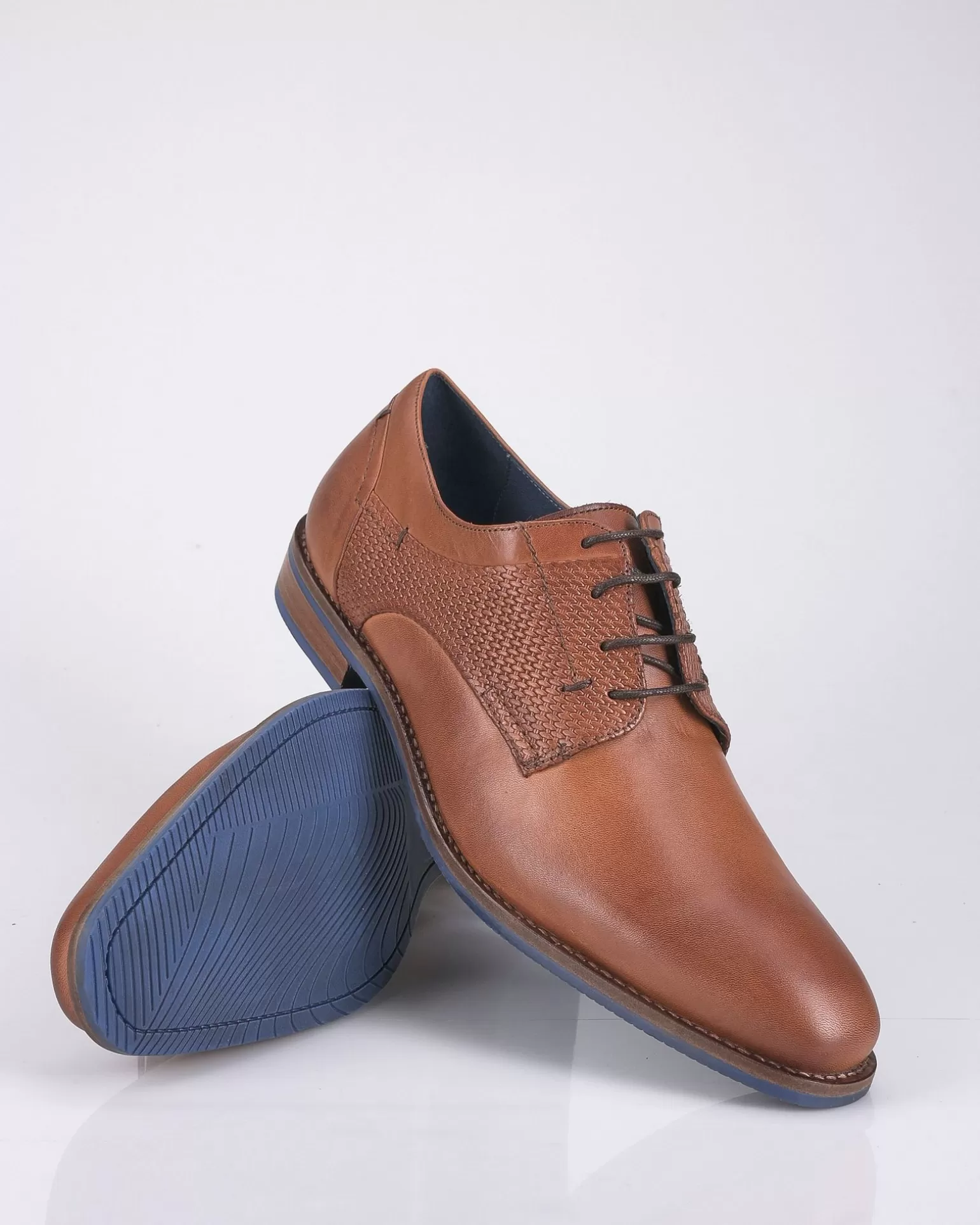 recall_geklede_schoenen_3.webp Geklede Schoenen>Recall Store