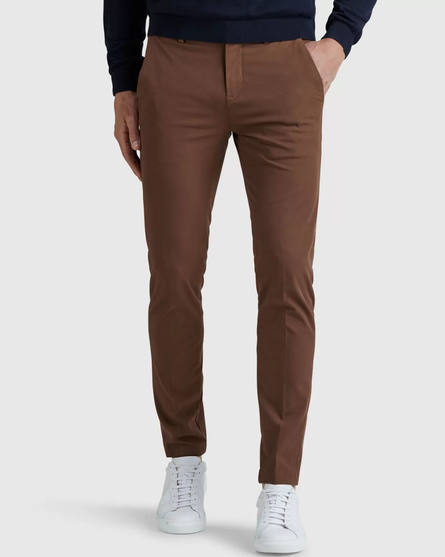 V12 Chino>Vanguard Online